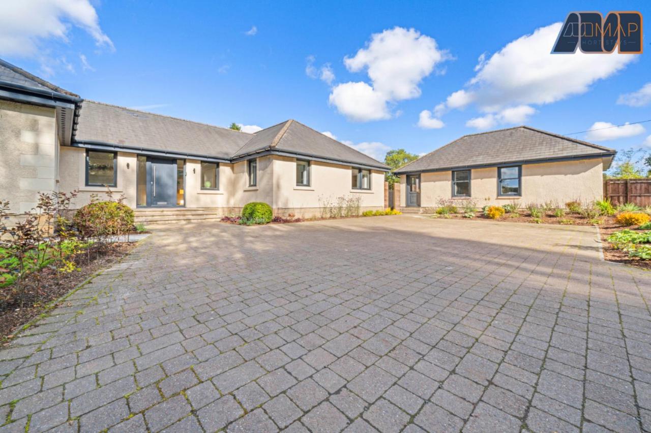 Large Family Home with Hot Tub or Jacuzzi, Log Burner - B&B