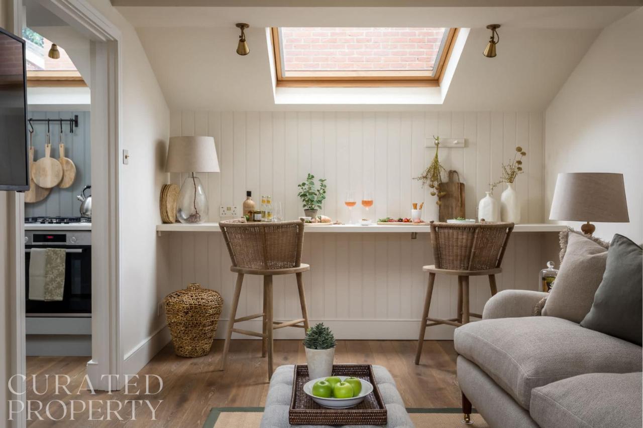 Charming Mews House in Historic Winchester - B&B