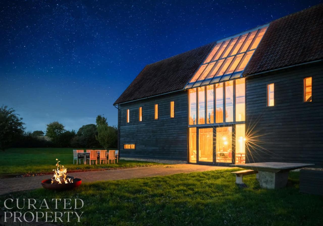 Grand Suffolk Barn Conversion - B&B Chelsworth