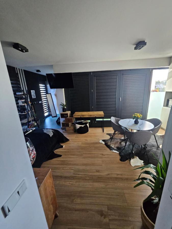 Luksusowy apartament 60 m z jacuzzi oraz z ogródkiem na dachu na wyłączność ! - B&B Krakow