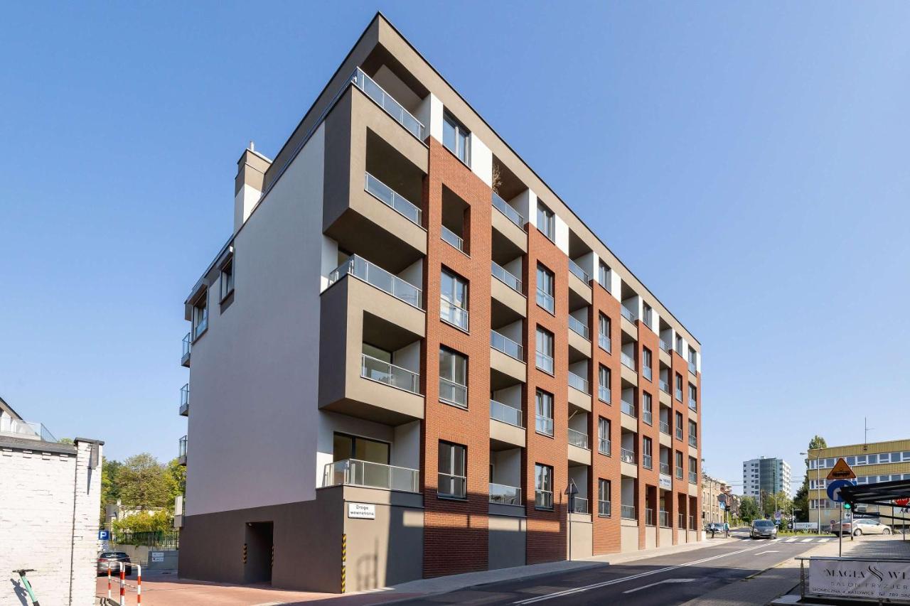 Apartamenty Słoneczna z Parkingiem w Katowicach by Noclegi Renters - B&B