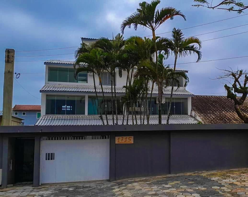 Flamingo Pé na areia Guaratuba - B&B Guaratuba