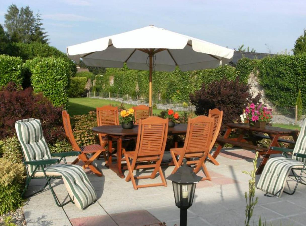 The Railway Lodge - 4 Bedrooms Sleeps 11 Pets Ok - Chambres d’hôtes Moate