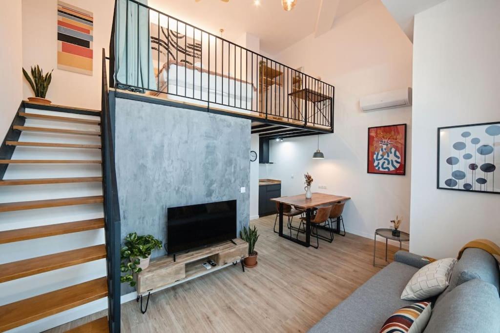 Lofts JM Orense D Amplio y cercano a la playa - B&B Valencia