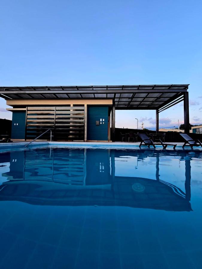 Casa Vacacional a 2m del Aeropuerto el Eden AXM - 15m de Armenia - Con Piscina - B&B Armenia