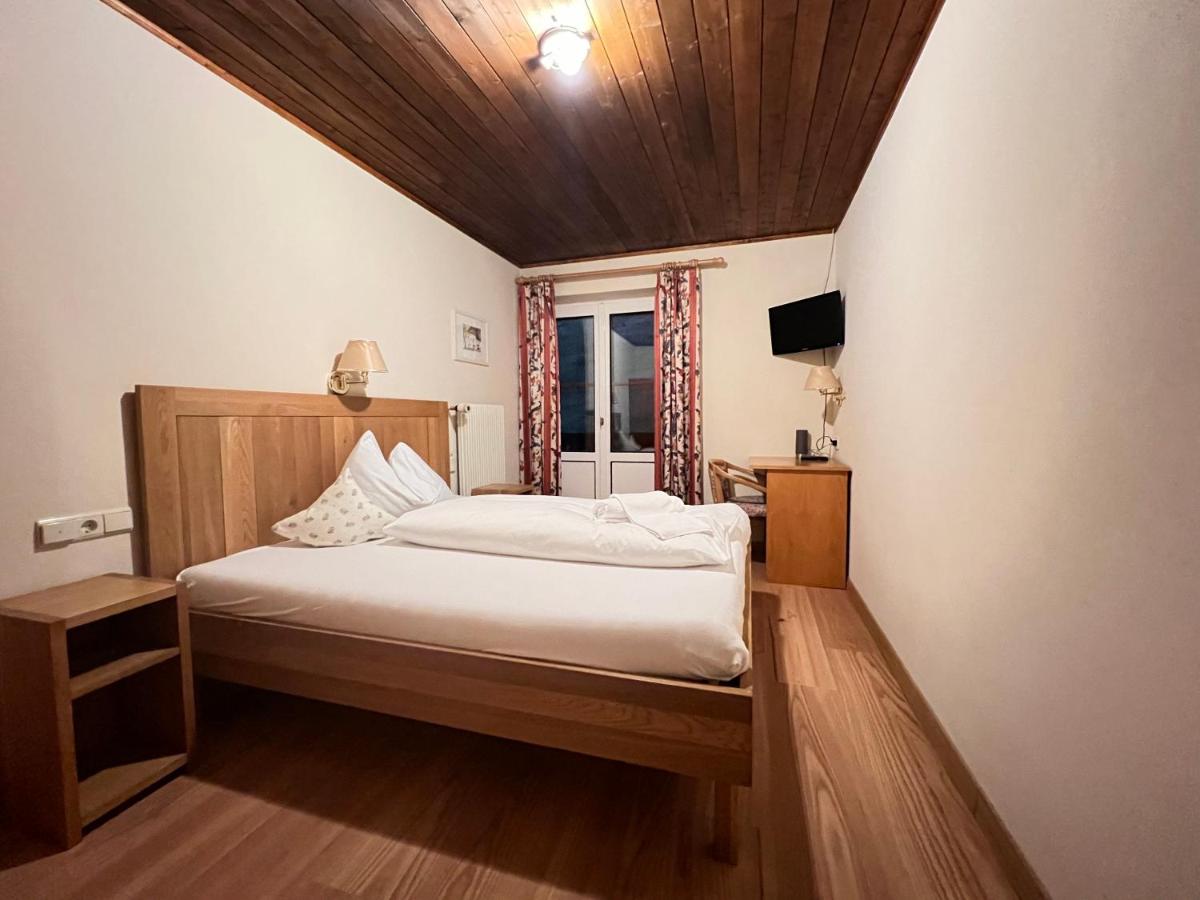 Einzelzimmer mit Balkon