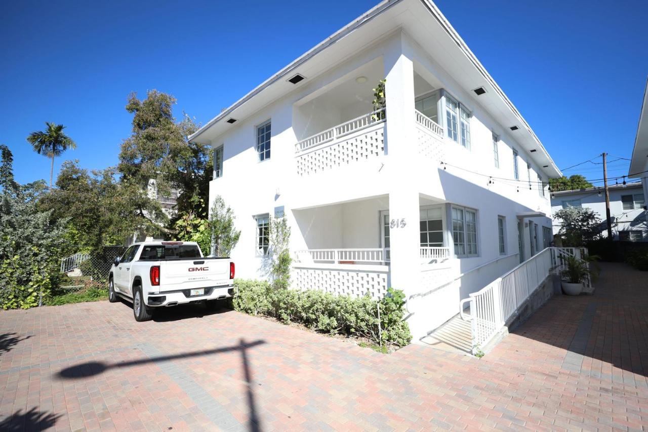 South Beach 2 Bedroom Family Pet Friendly Apartment with Free Parking on Premise - B&B