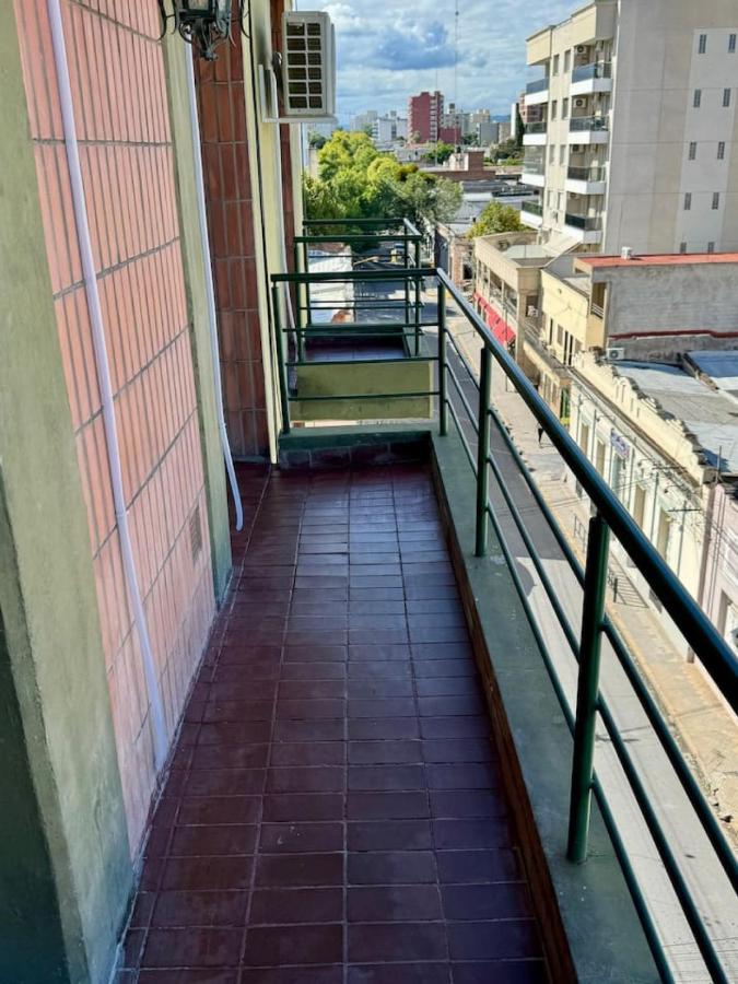 Dpto centrico con excelente vistas para 5 personas con 3 habitaciones y 2 baños 5A - B&B