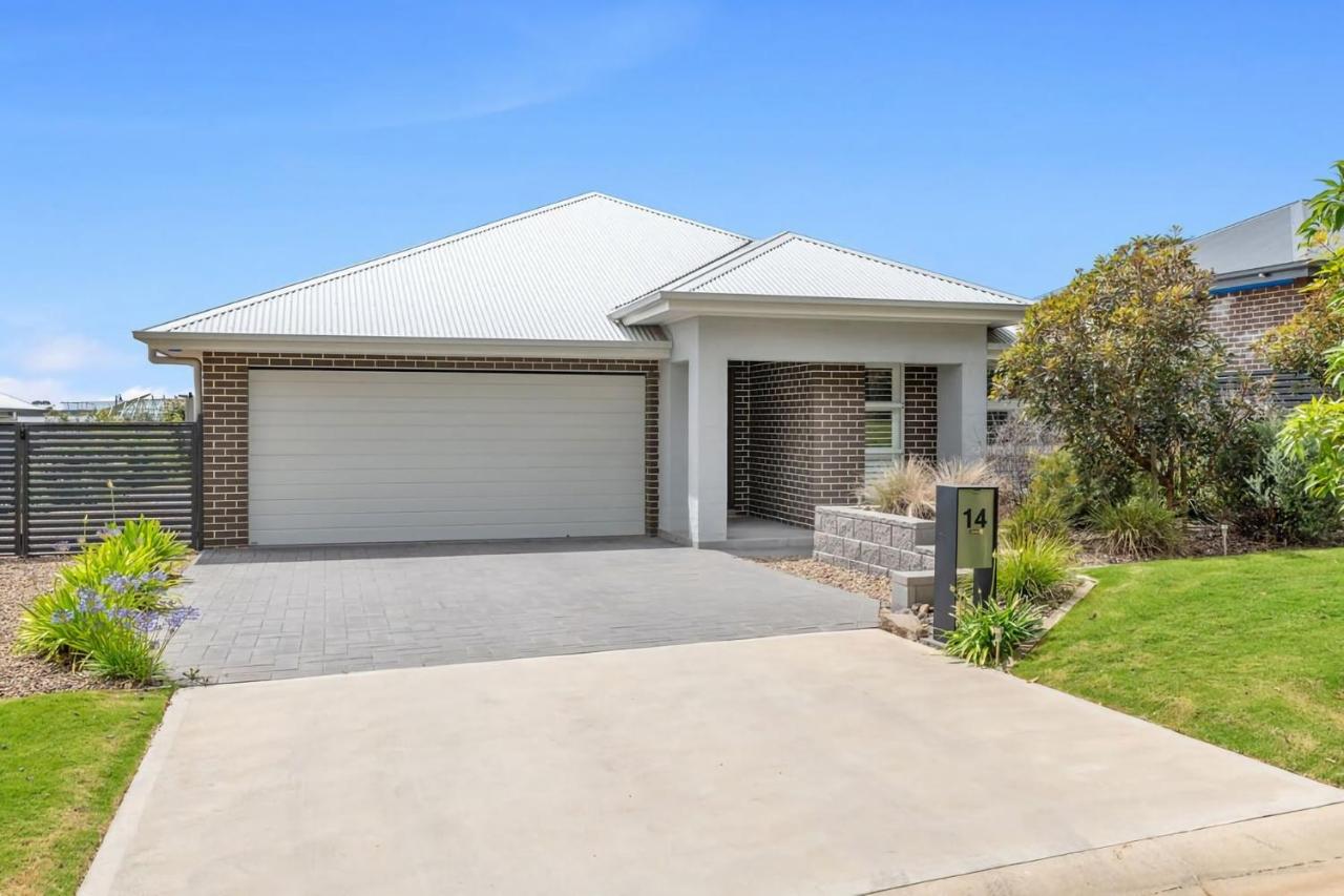Pineapple House Furry Friends Welcome - B&B Cessnock