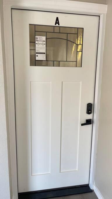 Apartment A, Restful,Cozy, close Sunland Park Mall - B&B
