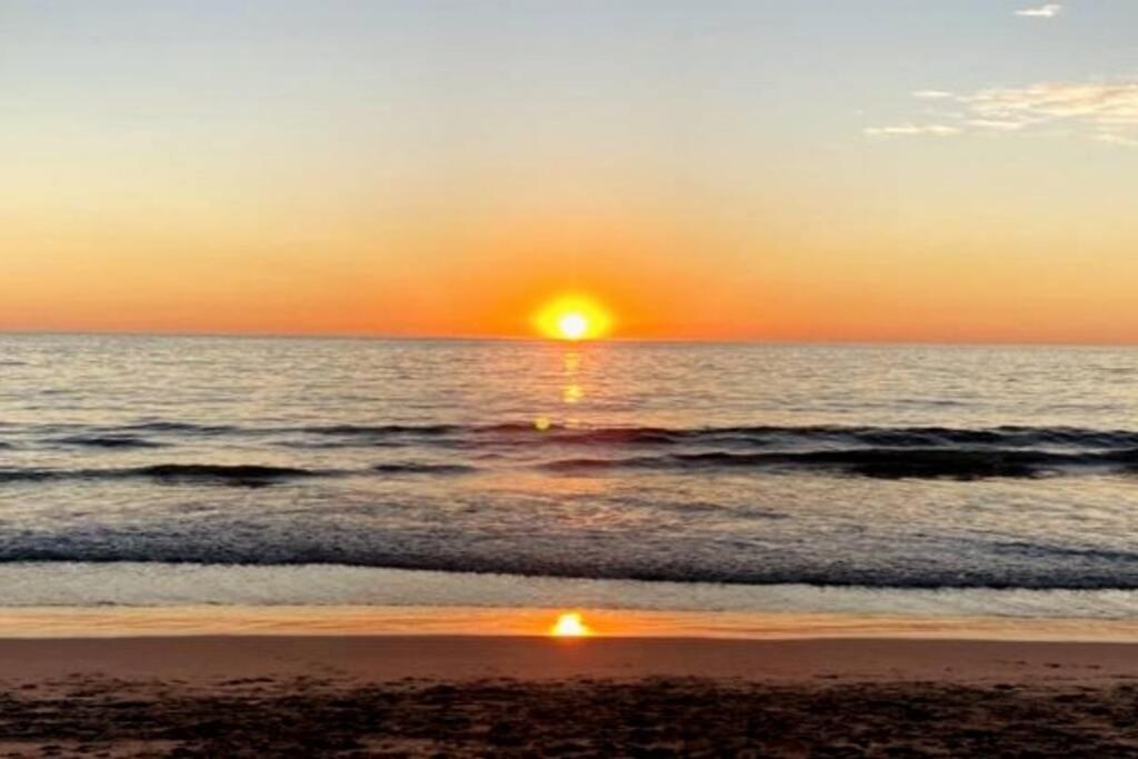 Budget 1BR with Starlink WiFi, 3 Min to Beach! - B&B