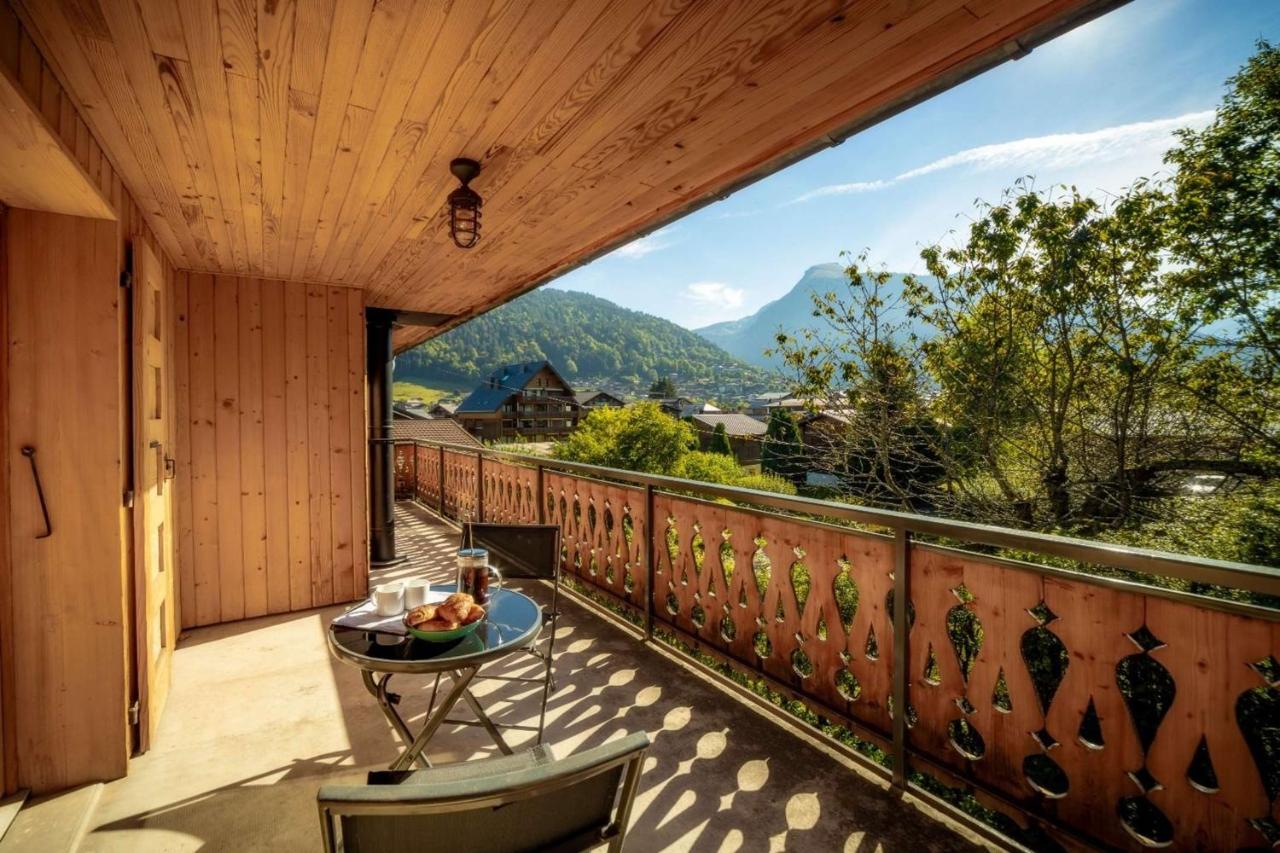 CHALET ROJI: superbe chalet moderne pour 10 personnes proche du centre - Chambres d'hôtes Morzine