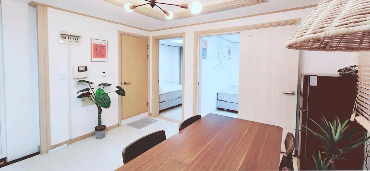 핑크 White Linen House,3br - B&B Seul