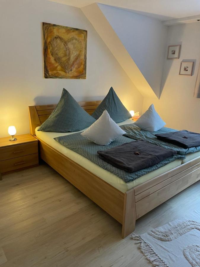 DeNi's Ferienwohnungen - B&B Klotten