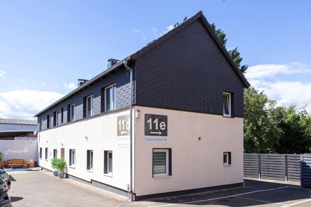 Ferien-Monteurwohnung NOM App2 Sky Terrasse High End - Bed and Breakfast