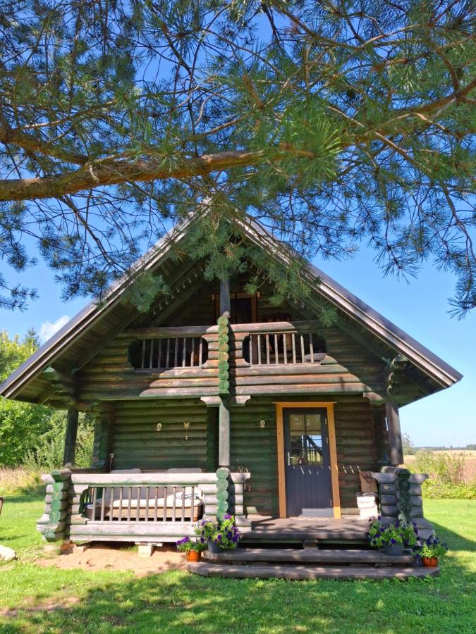 Tirtsu puhkemaja - B&B Varesmäe