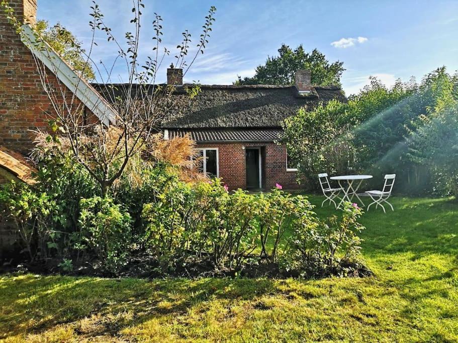 Historisches Reetdach-Haus - bis zu 20 Personen - Bed and Breakfast Mittegroßefehn
