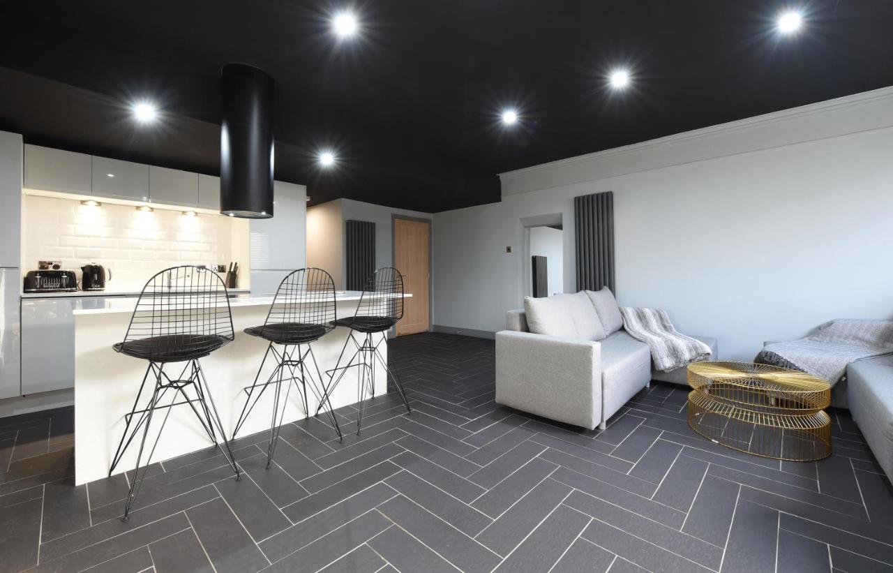 Swan Street Suite Sleeps 23 - B&B