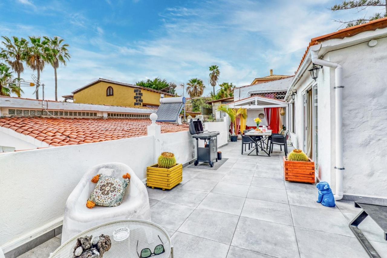 Family Villa with Terrace, Hot Tub, Pool, View and Grill in Chayofa - B&B Chayofa