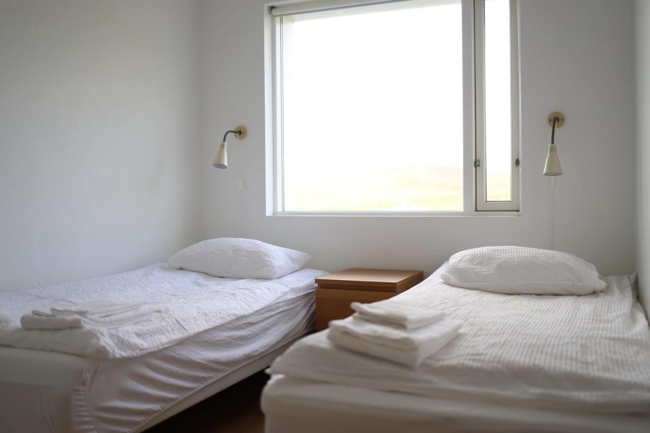 Two-Bedroom Apartment with Mountain View