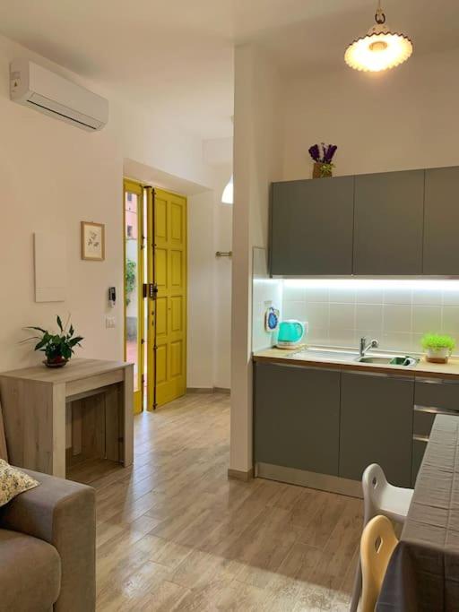 Nuovissimo a 300 mt dalle Mura con posto auto - Ferienwohnung Lucca