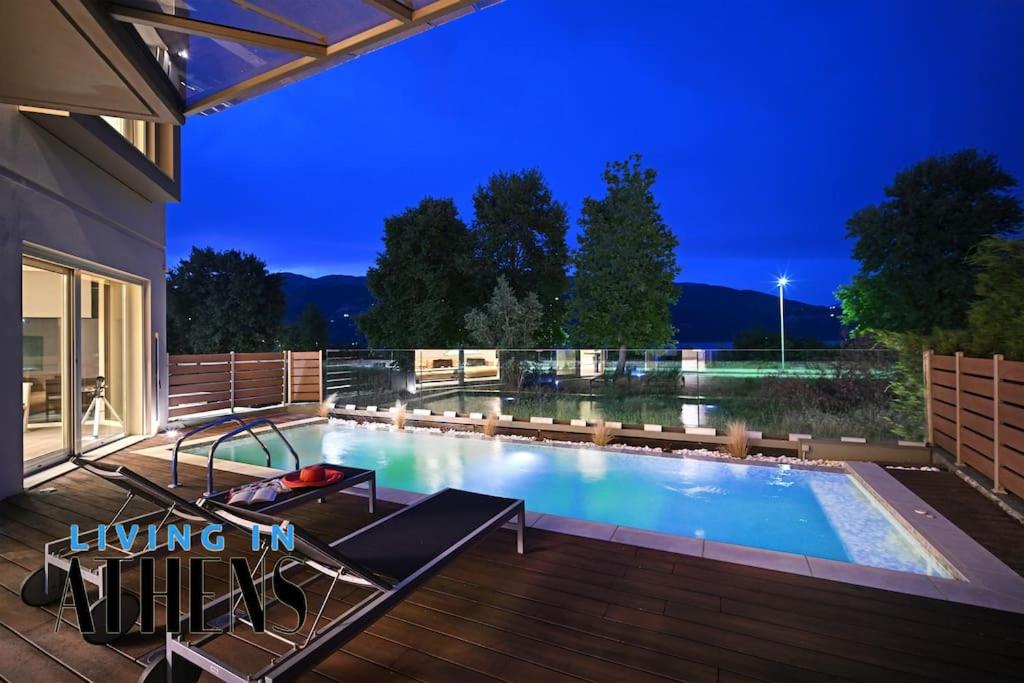 Luxurious Lakefront Villa Chalet Du Lac with Stunning View - Ferienwohnung