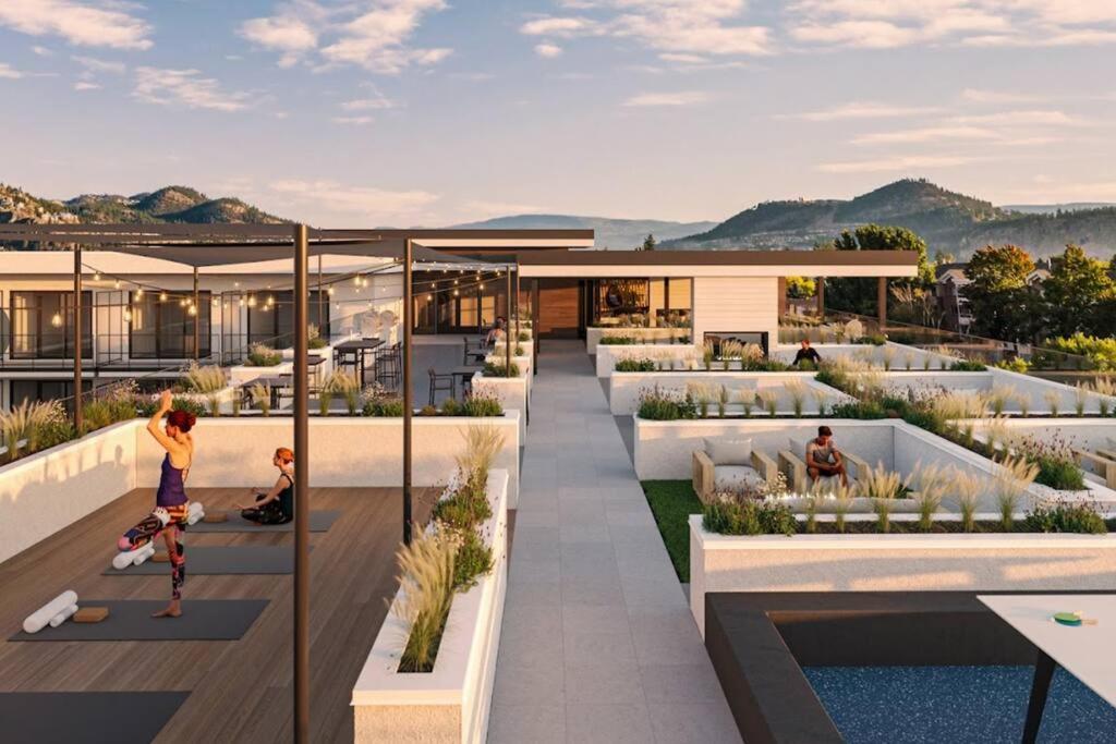 Stylish & Central TOP FLOOR suite in Kelowna - B&B