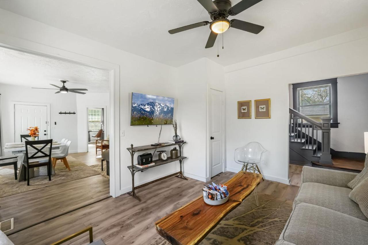 Stylish 5-bedroom Okc Home 3 Levels Loft #04 - B&B