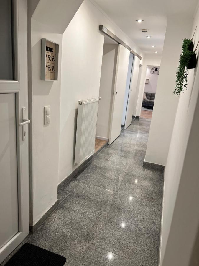 Moderne Souterrain Ferienwohnung - Ferienwohnung Bremerhaven