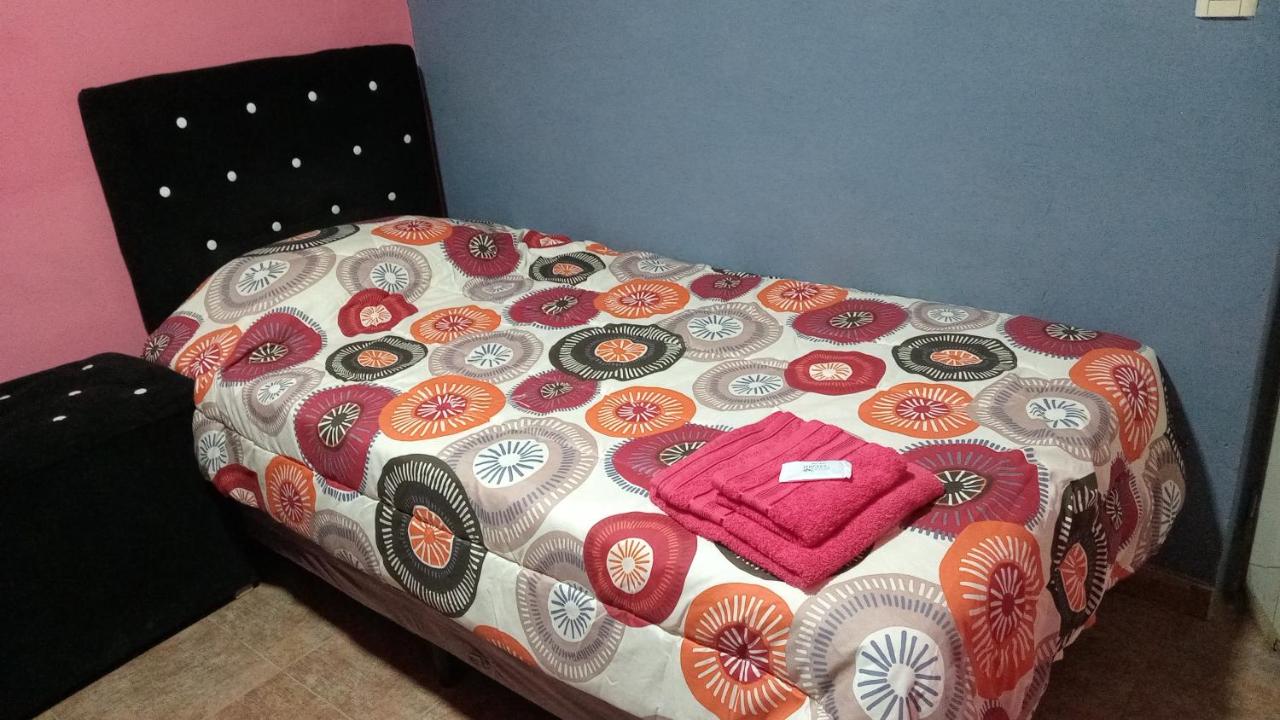 Tweepersoonskamer met 1 of 2 Bedden en Eigen Externe Badkamer