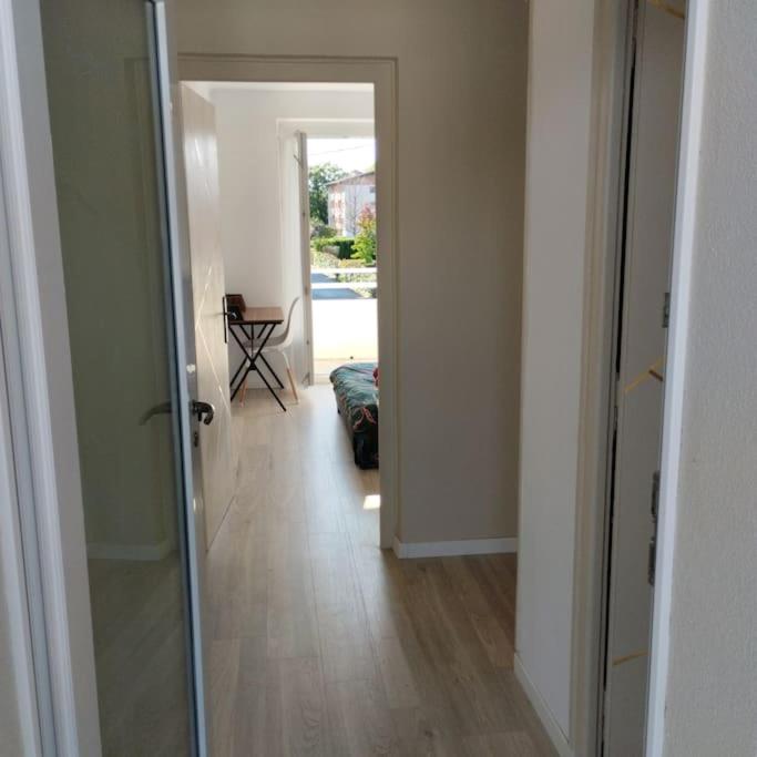 Appartement verdoyant au bord du lac Leman entre Evian et Thonon dans une Villa - Chambres d’hôtes