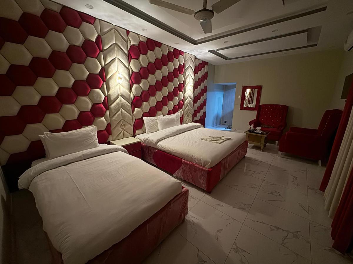 Deluxe Family Suite