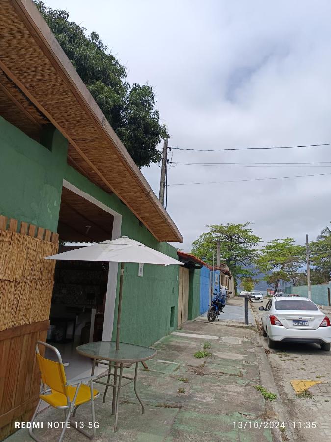 Casinha de Barê, A Praia fica logo a Frente 50m - Chambres d’hôtes São Sebastião