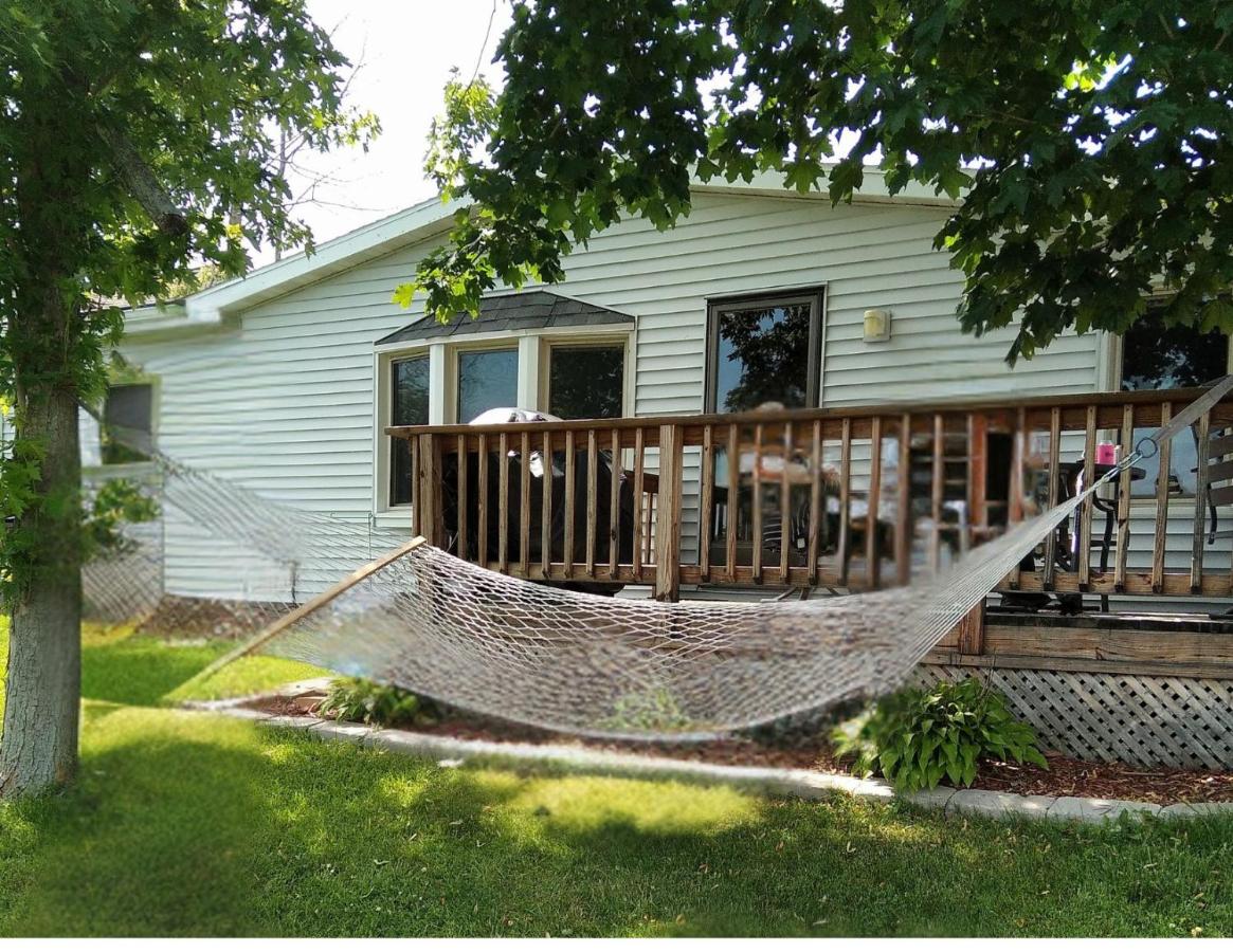 Kettle Moraine Lake House - B&B Campbellsport