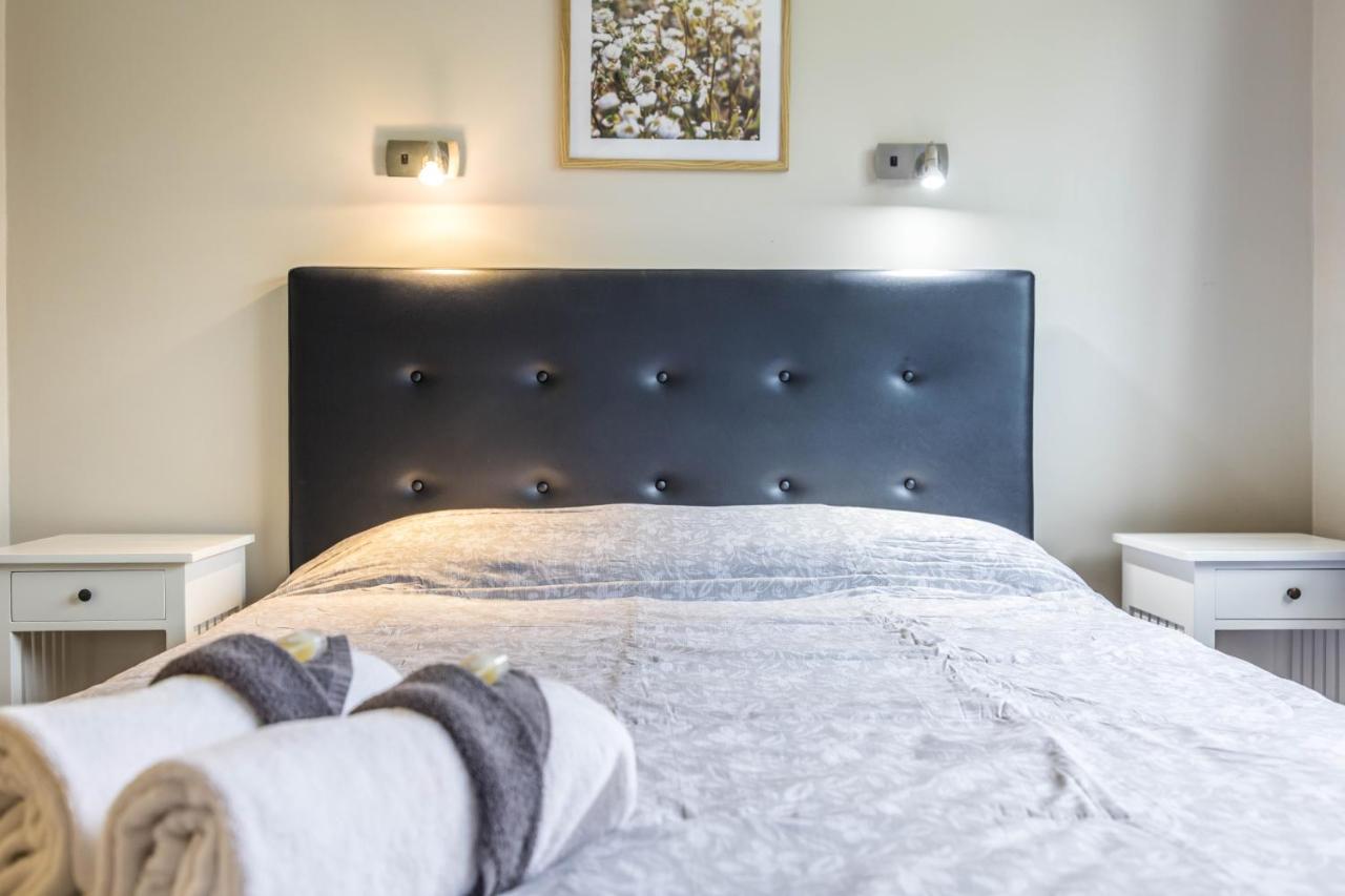 Double or Twin Room with Bathroom