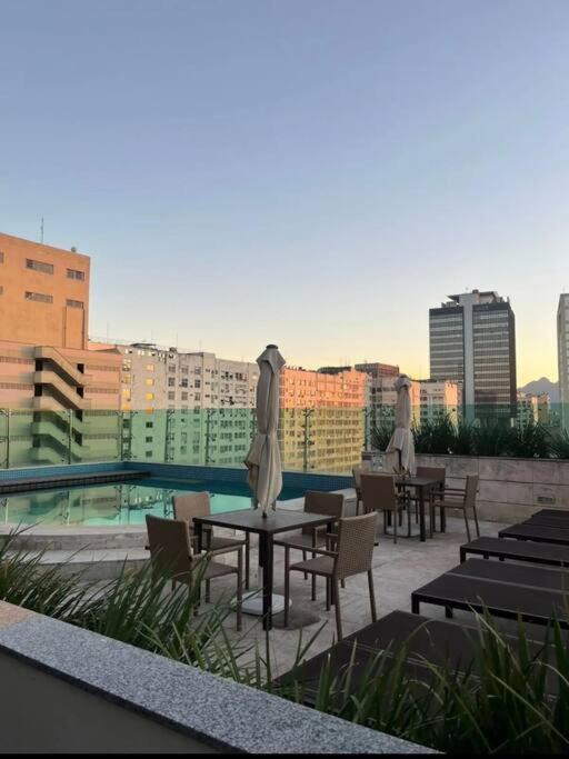 Apartamento completo e moderno com ar condicionado e piscina no centro do RIO - B&B Rio de Janeiro