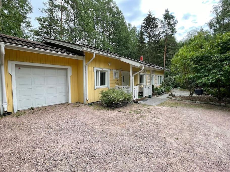 Spacious and quiet single-family home in Espoo - Bed and Breakfast Espoo