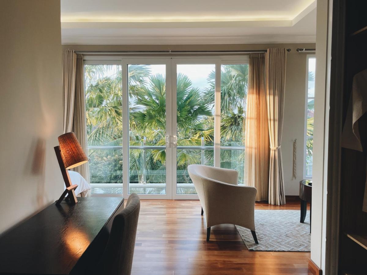 Studio with Balcony