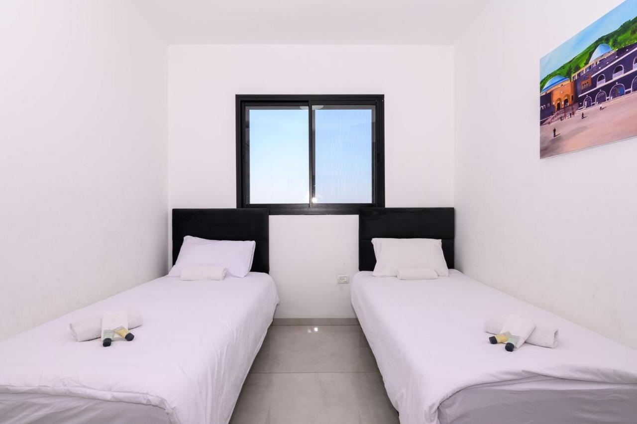 4 bedrooms penthouse with private Jacuzzi (13)