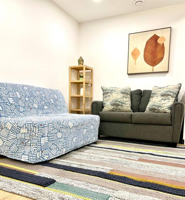 2Bd Modern guest suite near LEC - B&B