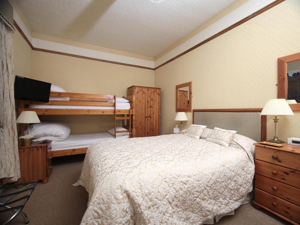 Classic Quadruple Room