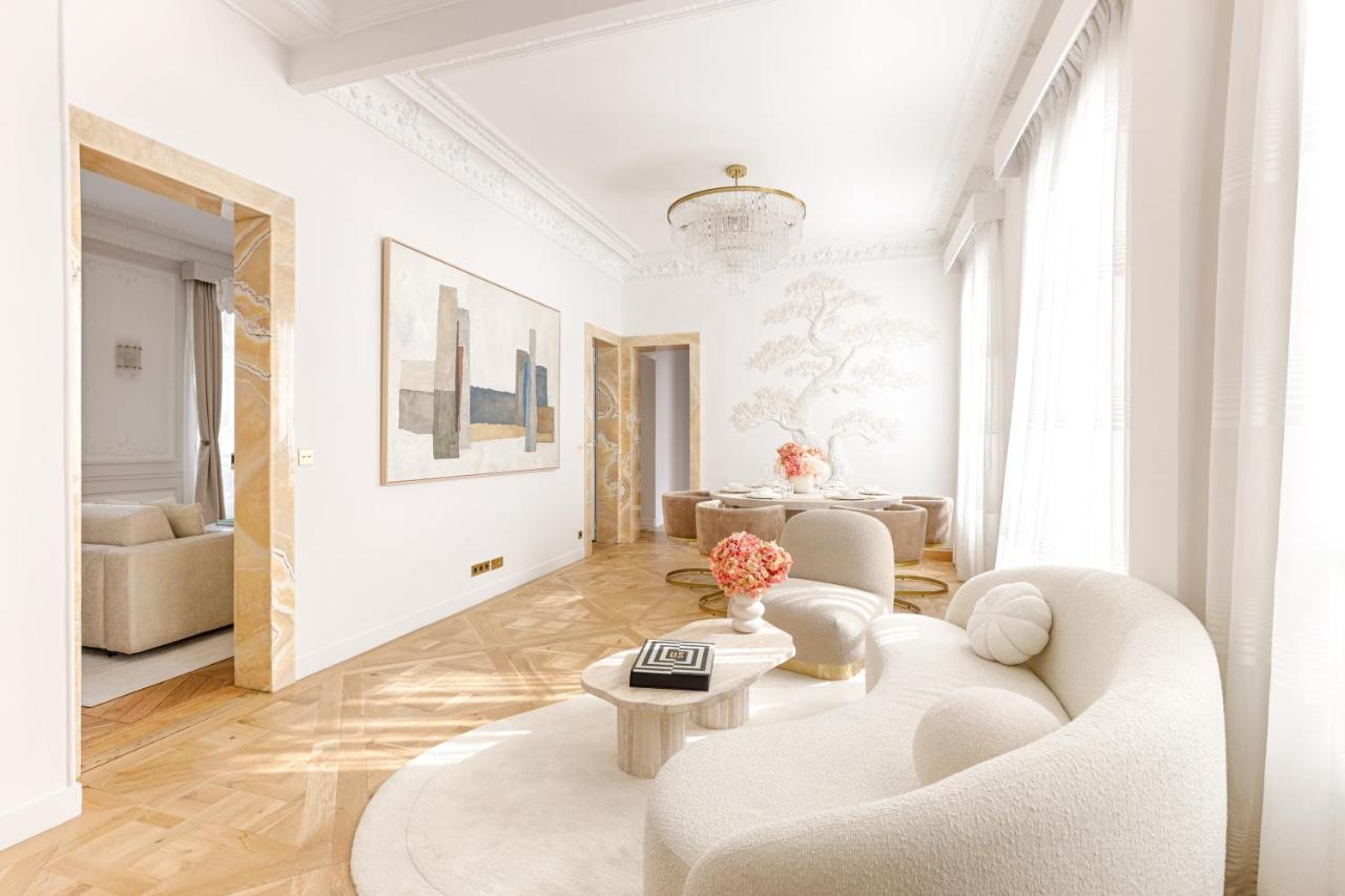 Appartement Artistique de Luxe 3 Chambres sur Champs Élysée - B&B