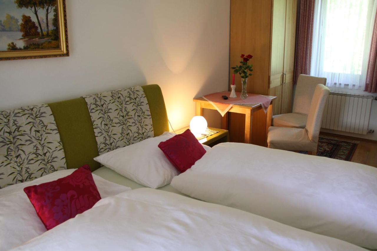 Double Room with Balcony and Lateral Lake View