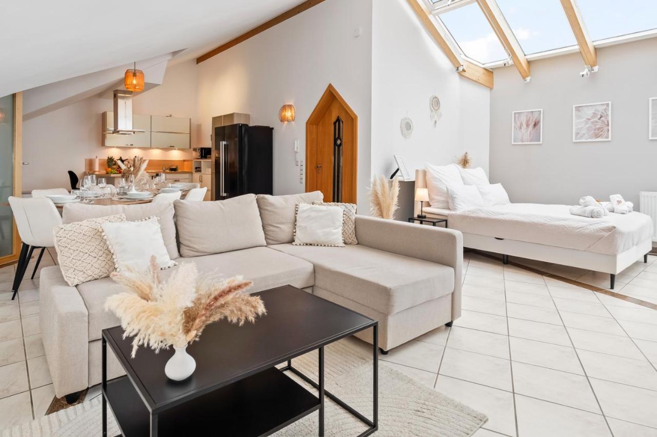 flair Apartment Stadtoase Fulda I private Sauna & Whirlpool I Balkon I 2x Parken I Kaffee I Highspeed WLAN I Disney plus - Chambres d'hôtes Fulda