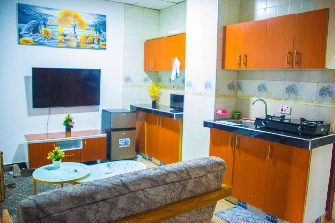 Feel at Home Apartments - Bed and Breakfast