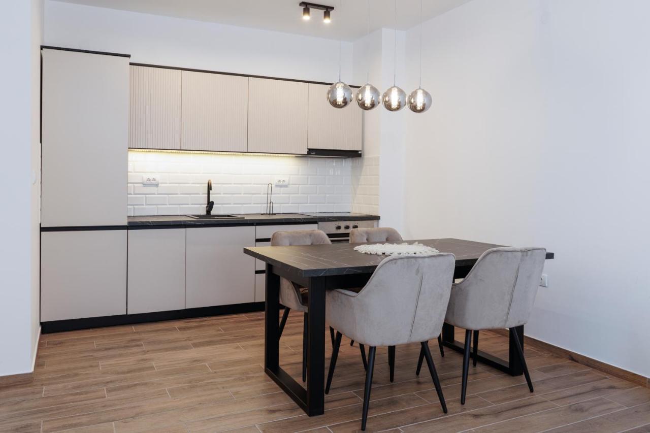 INDJIJA CENTAR Lux Apartment - Ferienwohnung Inđija