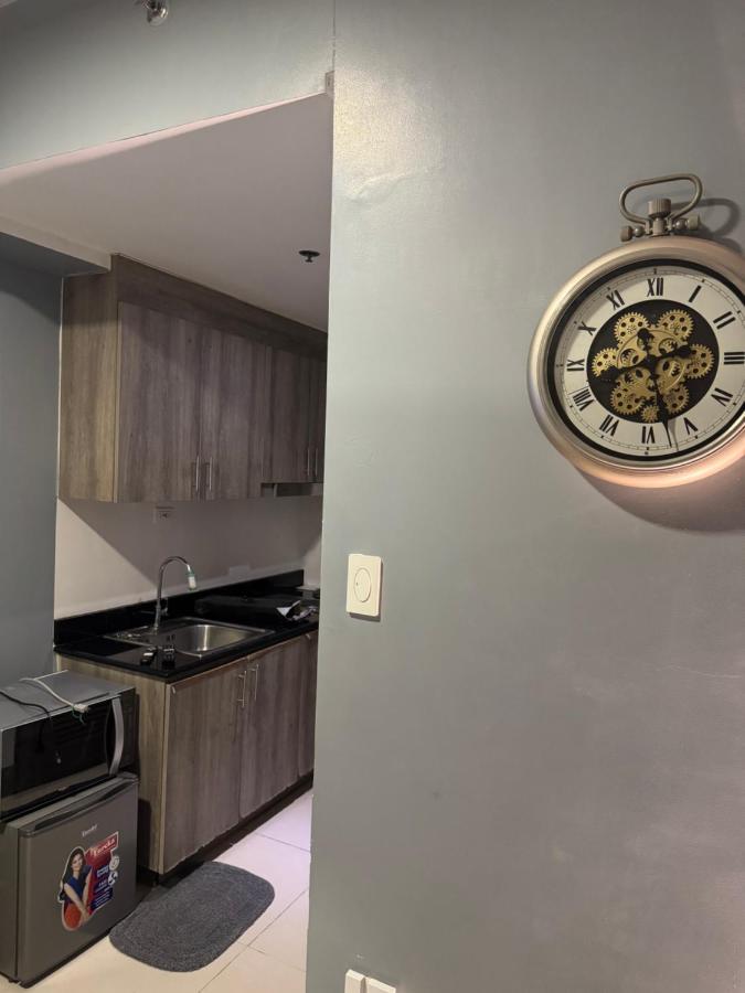 Fame Residences Mandaluyong 1 BR with two Big TV with Balcony - B&B Manila