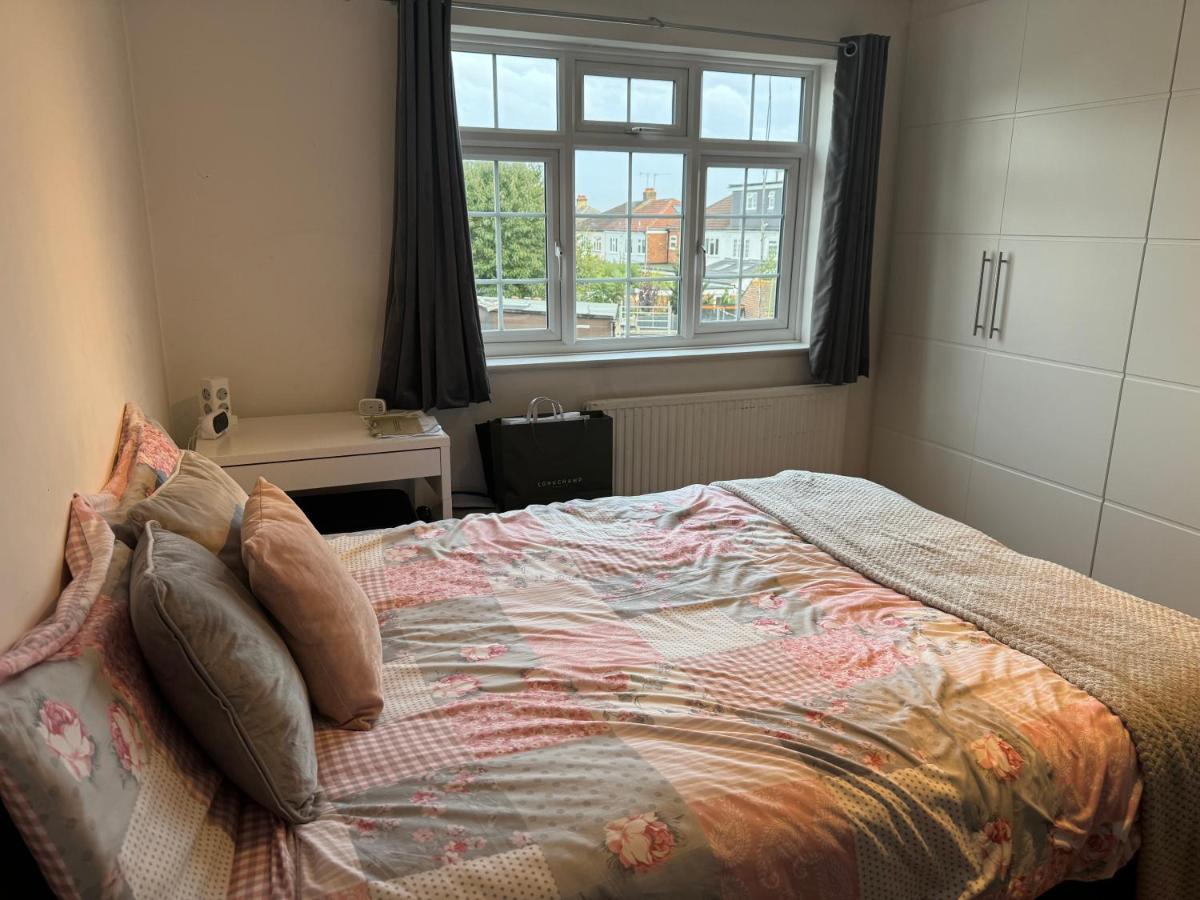 Comfy En-suite King Size room - B&B Hornchurch
