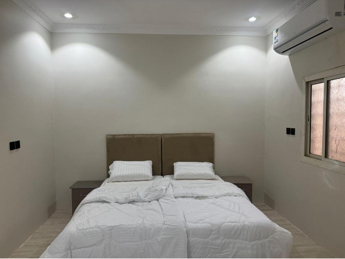 Deluxe Studio