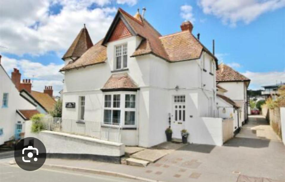 Cute 1 bed apartment 2 mins from the sea - Sleeps 4, Flat 8 The Gables, Church Street, Lyme Regis - Ferienwohnung Lyme Regis